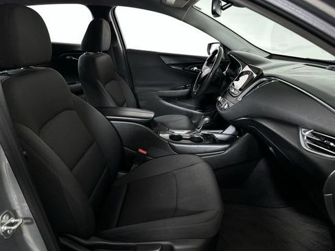 Used 2018 Chevrolet Malibu LT FWD image 29