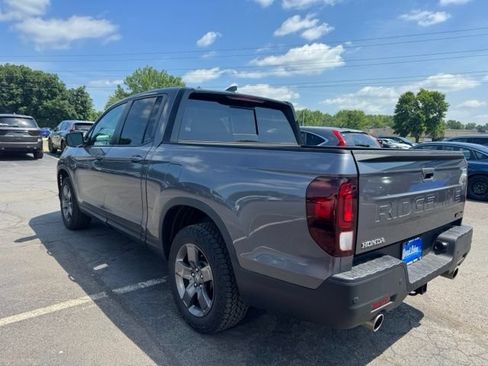 Certified 2024 Honda Ridgeline TrailSport image 4