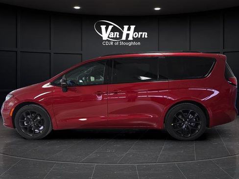 New 2026 Chrysler Pacifica Limited w/ S Appearance Package image 13