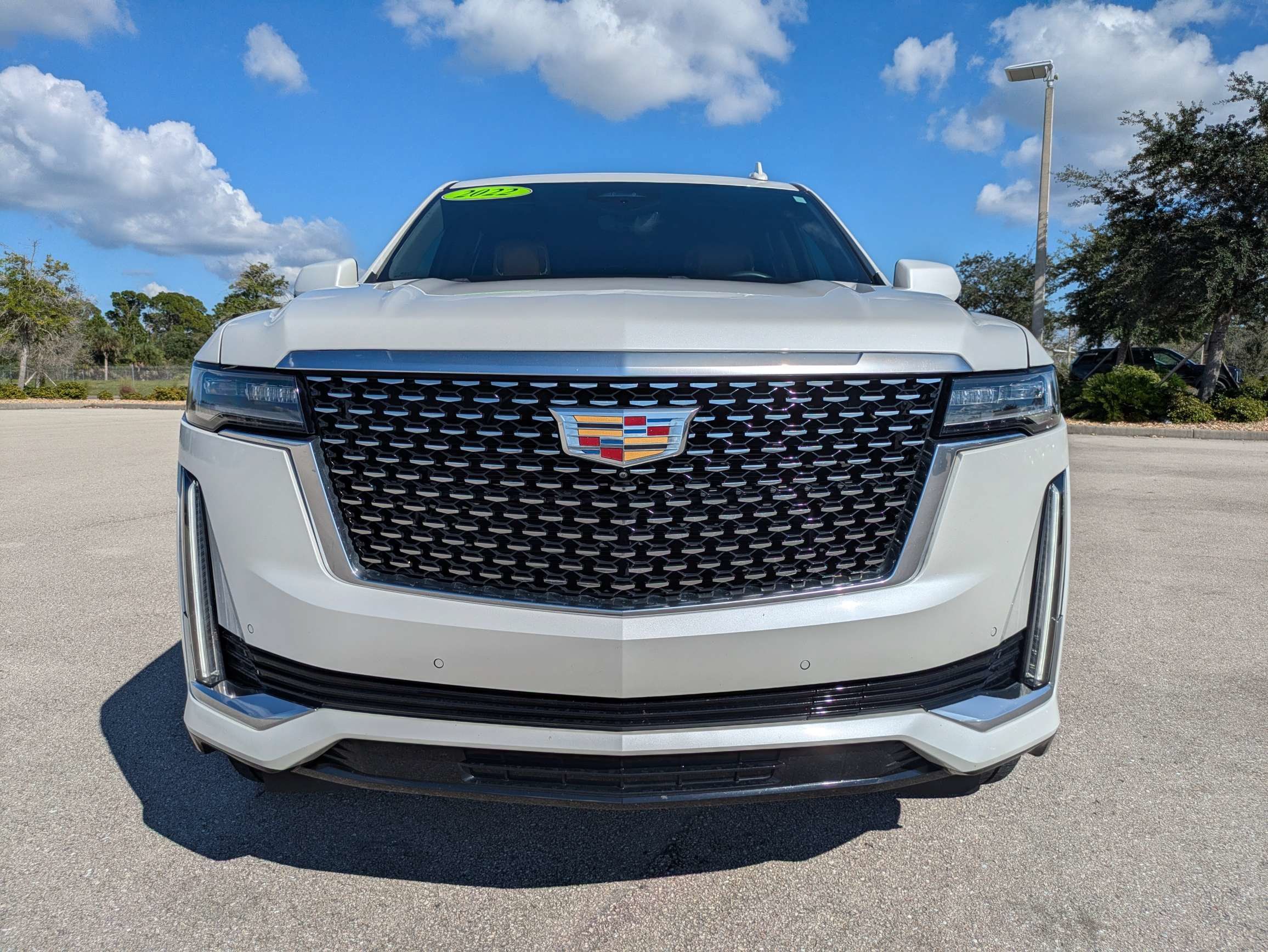 Used 2022 Cadillac Escalade Premium Luxury AWD/4WD image 9