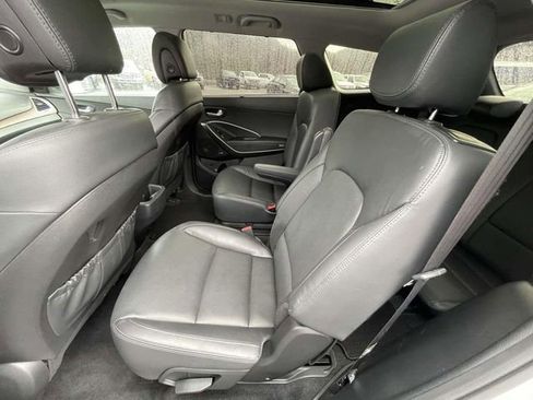 Used 2018 Hyundai Santa Fe Limited FWD image 12