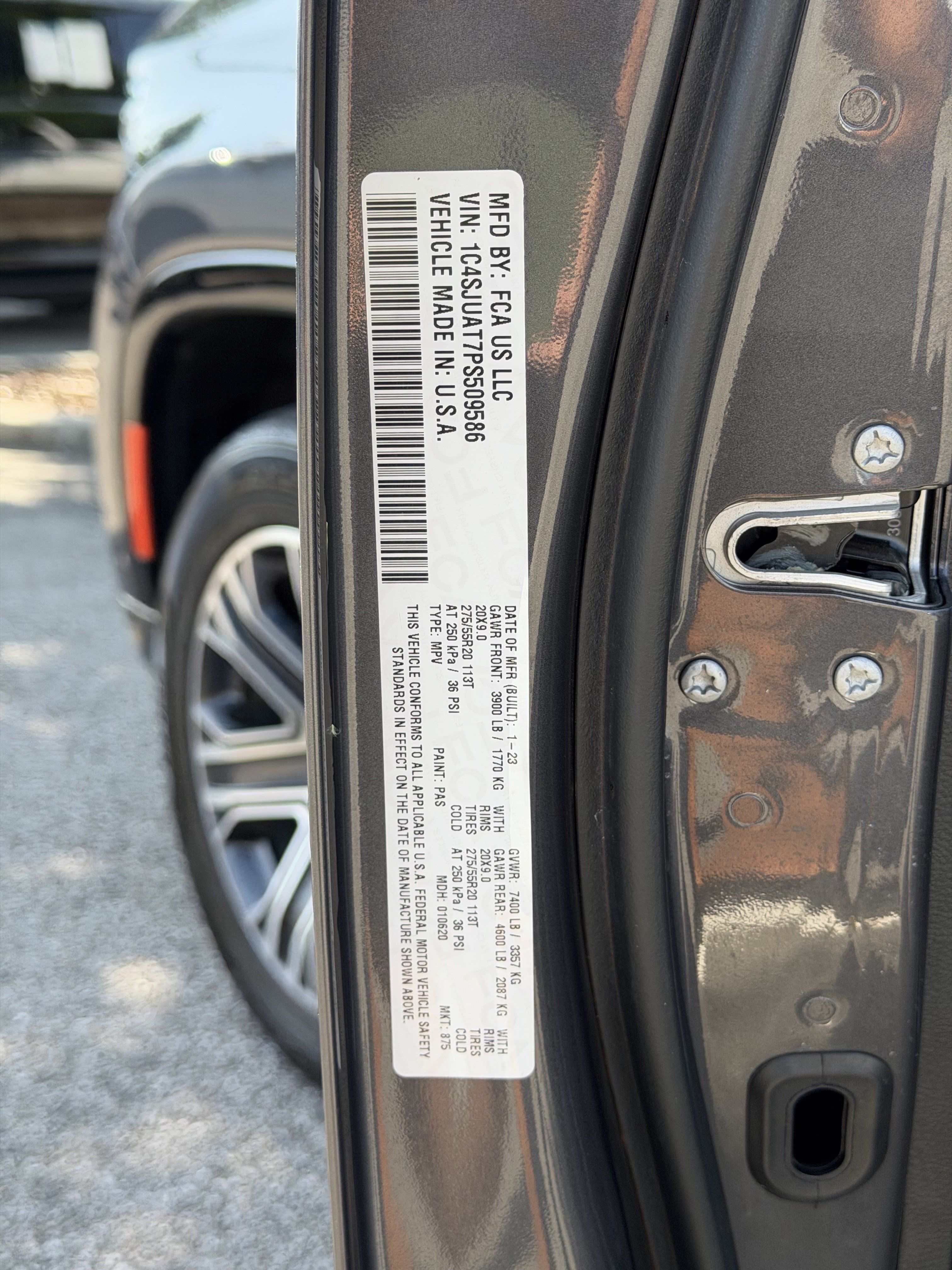 Used 2023 Jeep Wagoneer 2WD w/ Premium Group I image 39