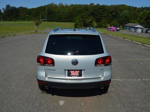 Used 2009 Volkswagen Touareg VR6 image 4