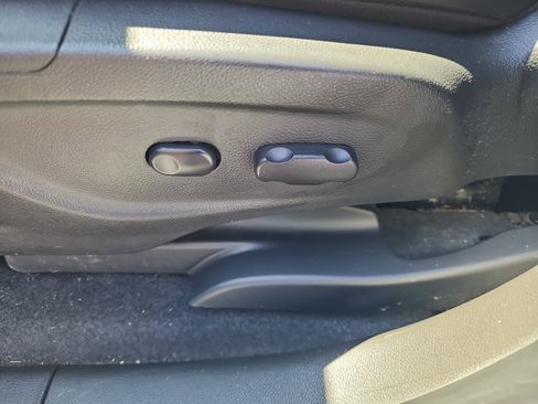 Certified 2019 Chevrolet Trax LT w/ LT Convenience Package image 12