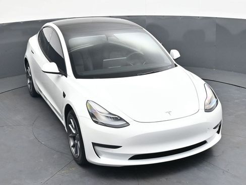 Used 2022 Tesla Model 3 Long Range AWD/4WD image 26
