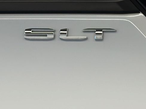 Used 2024 GMC Terrain SLT FWD image 10