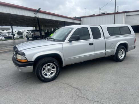 Used 2004 Dodge Dakota Sport w/ Deluxe Convenience Group RWD image 7