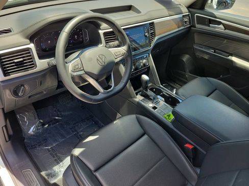 Used 2023 Volkswagen Atlas SE FWD image 23
