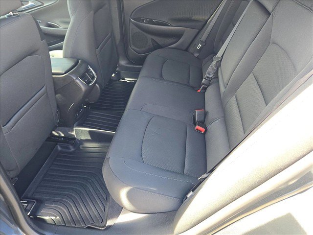 Used 2017 Chevrolet Malibu LT FWD image 18