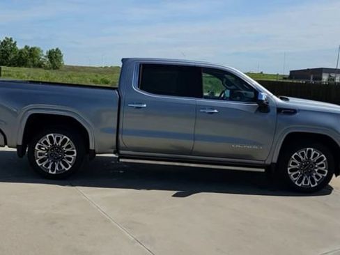 Used 2024 GMC Sierra 1500 Denali Ultimate AWD/4WD image 9