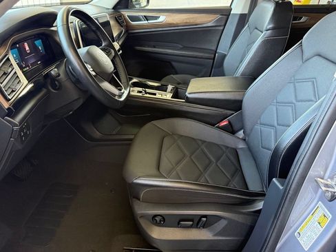 Used 2024 Volkswagen Atlas SE FWD image 15