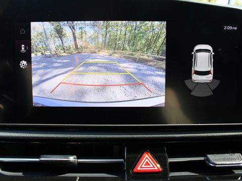 New 2025 Kia Niro EX Touring image 45