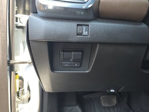 Used 2023 GMC Canyon Denali AWD/4WD image 11