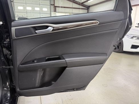 Used 2013 Ford Fusion SE FWD image 14