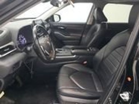 Used 2022 Toyota Highlander XLE image 13