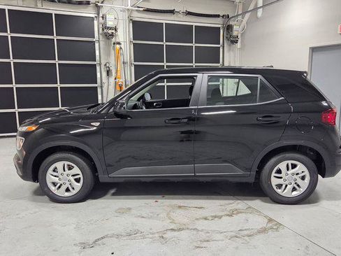 New 2026 Hyundai Venue SE FWD image 4
