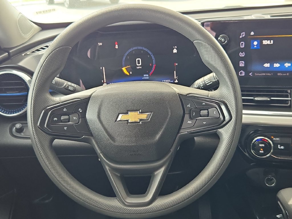 Used 2026 Chevrolet Trax LT FWD image 19
