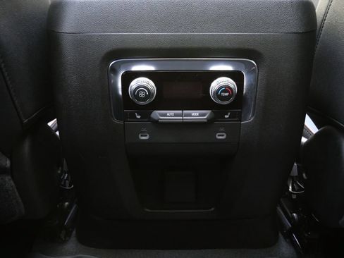 Used 2024 GMC Yukon AT4 w/ AT4 Premium Plus Package AWD/4WD image 24