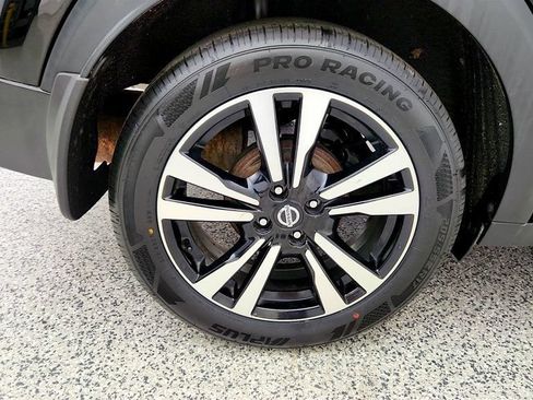 Used 2018 Nissan Kicks SV w/ Exterior Package FWD image 9
