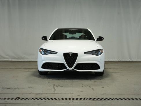 Used 2022 Alfa Romeo Giulia Veloce image 8