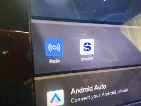 Certified 2025 Volvo XC40 B5 Core image 19