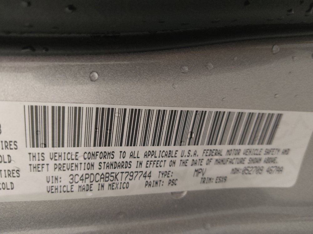 Used 2019 Dodge Journey SE FWD image 33