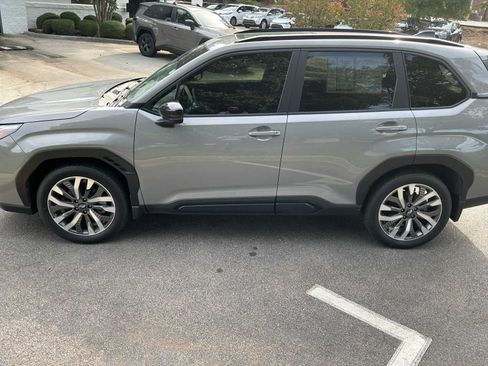 Used 2025 Subaru Forester Touring w/ Popular Package - Touring AWD/4WD image 40