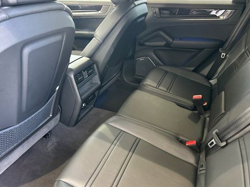 Used 2025 Porsche Cayenne GTS AWD/4WD image 15