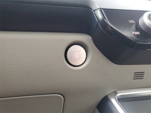 New 2026 Kia Carnival SX image 29