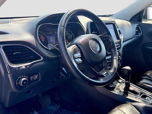 Used 2021 Jeep Cherokee Trailhawk image 9