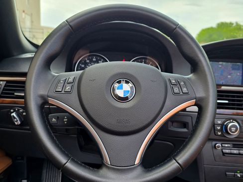 Used 2013 BMW 335i Convertible RWD image 30