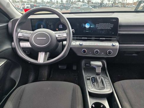 Used 2024 Hyundai Kona SE image 19