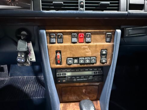 Used 1990 Mercedes-Benz 300 CE Coupe image 27