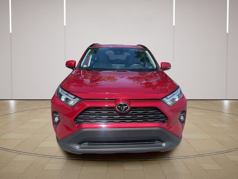 Used 2022 Toyota RAV4 XLE Premium FWD image 10