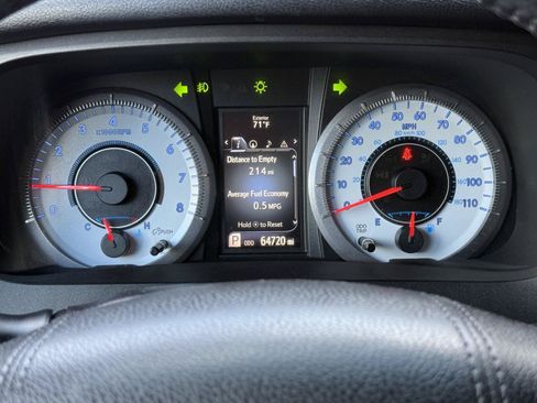 Used 2015 Toyota Sienna SE Premium FWD image 28