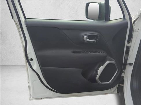 Used 2021 Jeep Renegade Latitude image 8