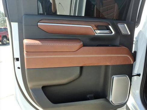 Used 2025 GMC Sierra 2500 Denali Ultimate image 23