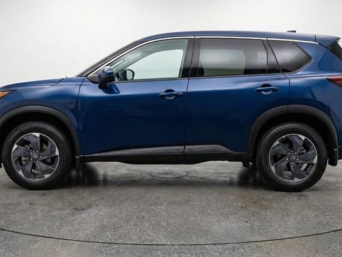 Used 2025 Nissan Rogue SV FWD image 5