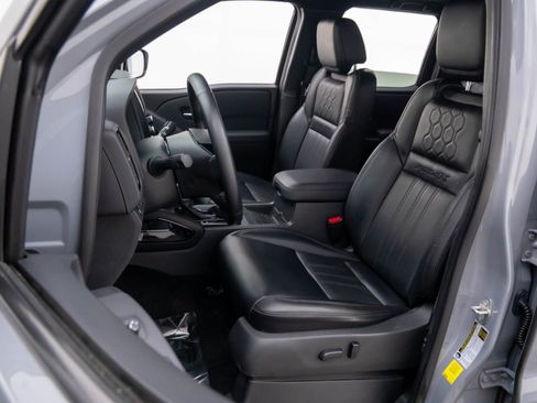 Used 2022 Nissan Frontier PRO-4X w/ Pro-4X Premium Package image 16