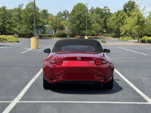 Used 2020 MAZDA MX-5 Miata Sport RWD image 6