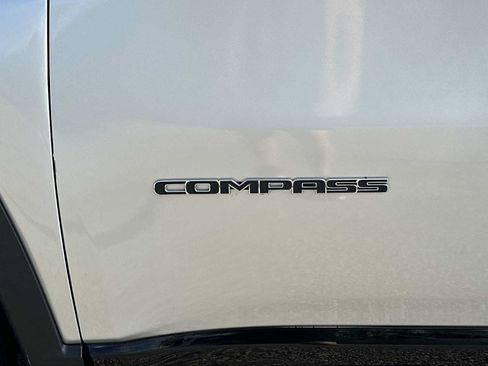 Used 2025 Jeep Compass Limited w/ Elite Group AWD/4WD image 13