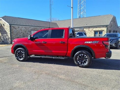 Used 2024 Nissan Titan PRO-4X w/ Pro-4x Convenience Package image 18