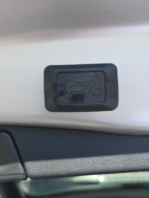 Used 2020 Toyota RAV4 XLE Premium AWD/4WD image 20
