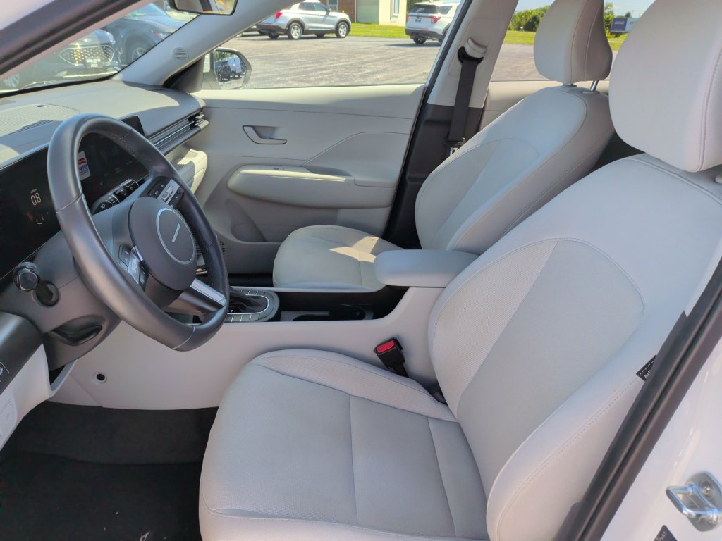 Used 2024 Hyundai Kona SEL AWD/4WD image 4