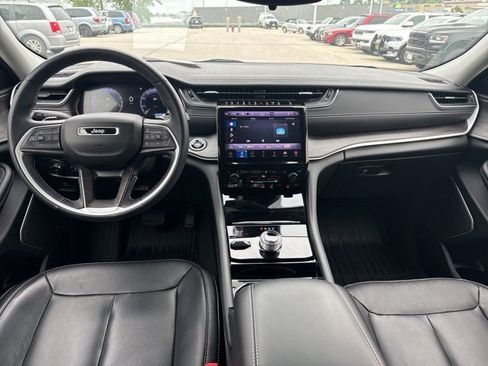 Used 2022 Jeep Grand Cherokee L Limited image 21