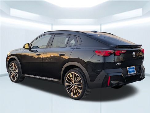 New 2026 BMW X2 xDrive28i AWD/4WD image 3