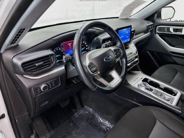 Used 2022 Ford Explorer XLT AWD/4WD image 9