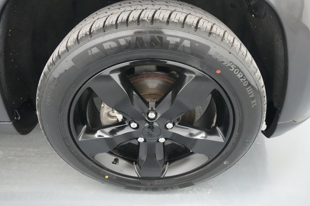 Used 2016 Jeep Grand Cherokee High Altitude AWD/4WD image 11