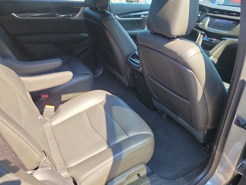 Used 2020 Cadillac XT6 Premium Luxury FWD image 29