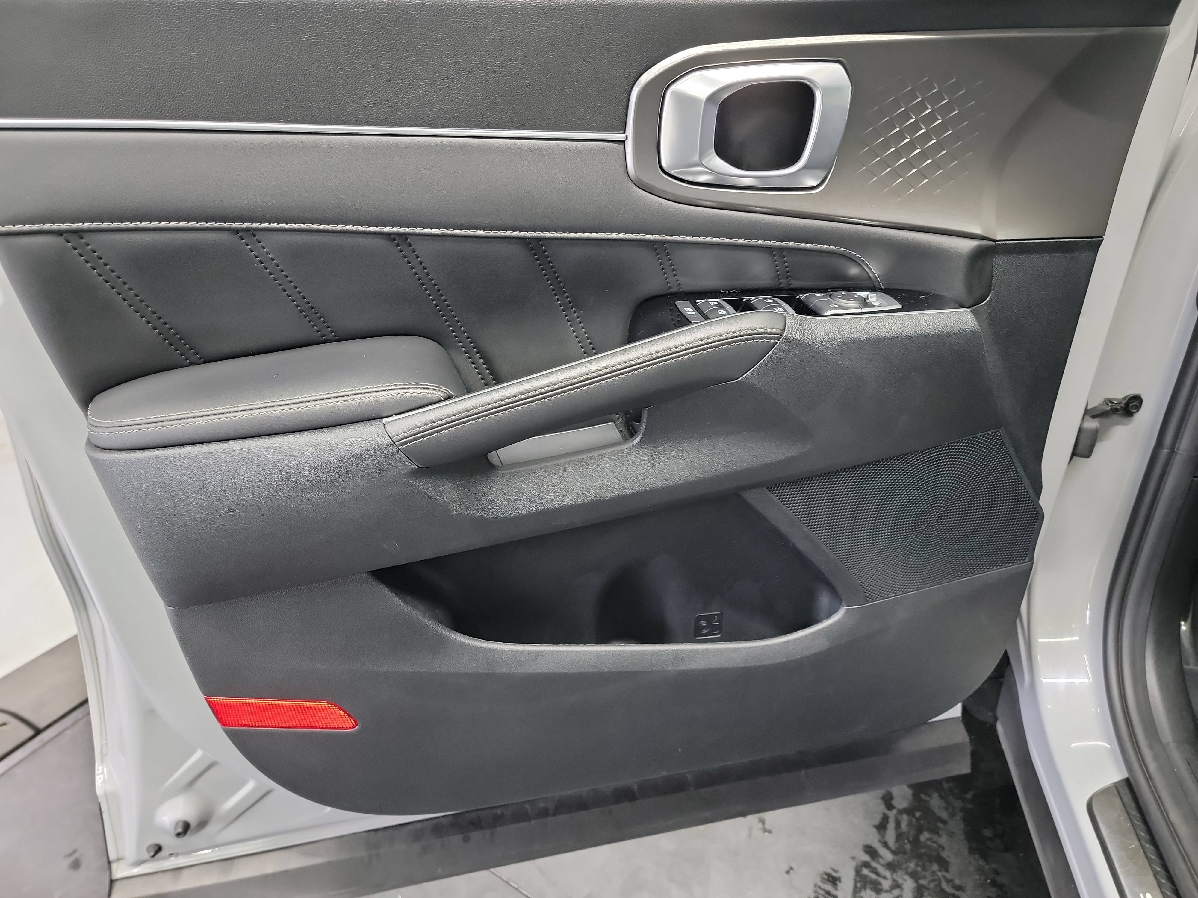 Used 2022 Kia Sorento SX FWD image 13